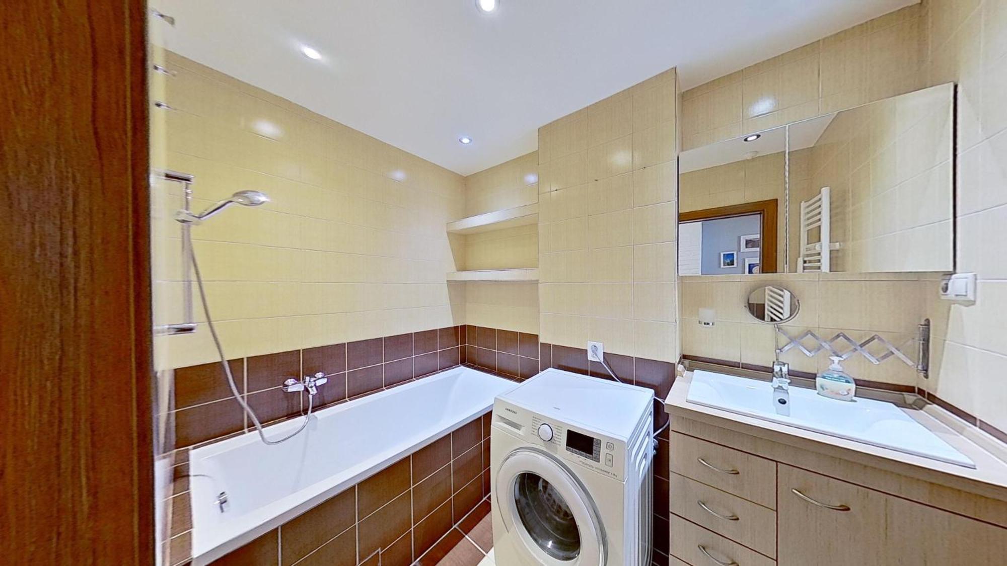 2Br Apt With Free Garage Parking, Close To The Historic Centre Μπρατισλάβα Εξωτερικό φωτογραφία